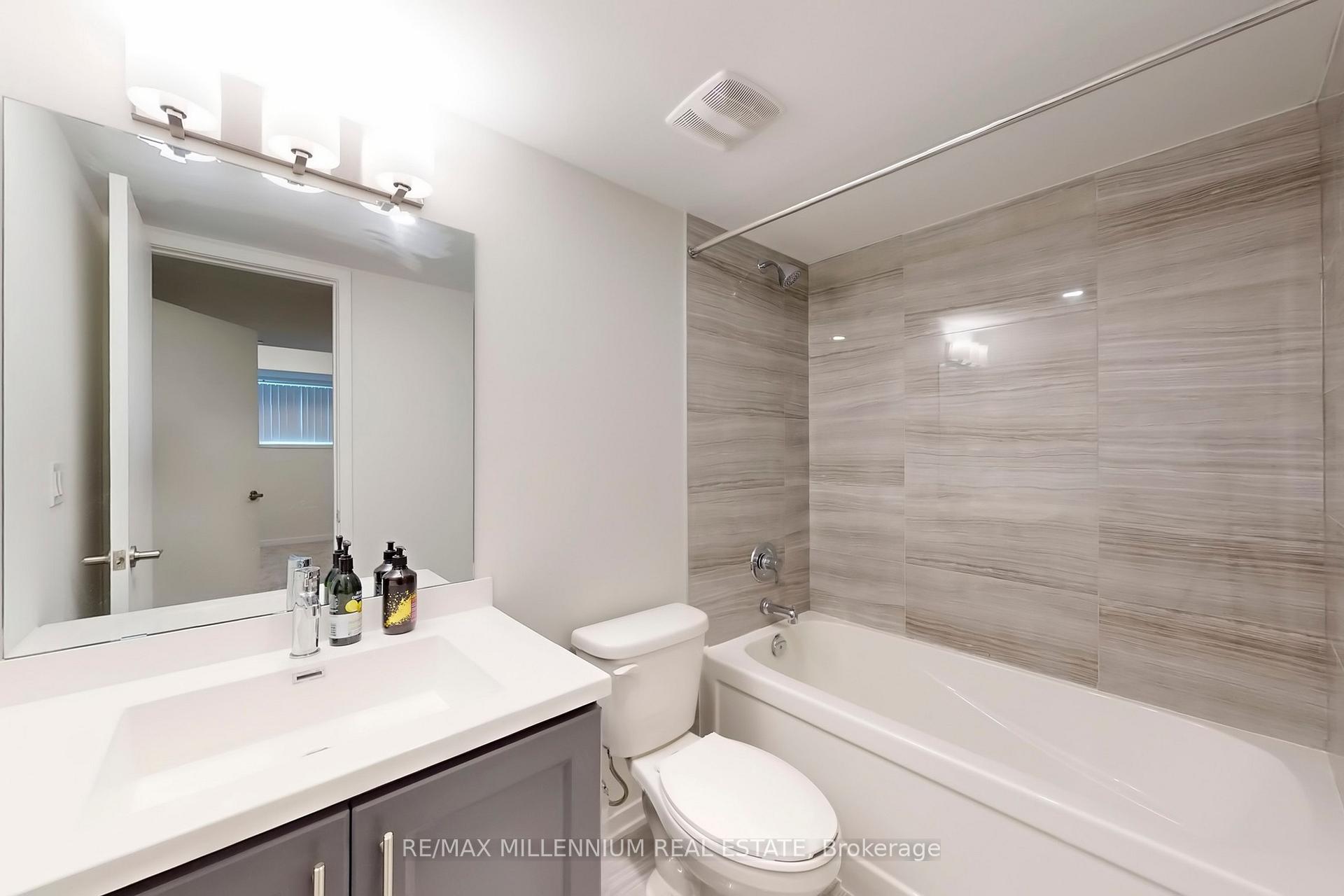 Photo 27 of Unit TH 350, 100 Honeycrisp Crescent, Vaughan, Vaughan Corporate Centre — HOMEH