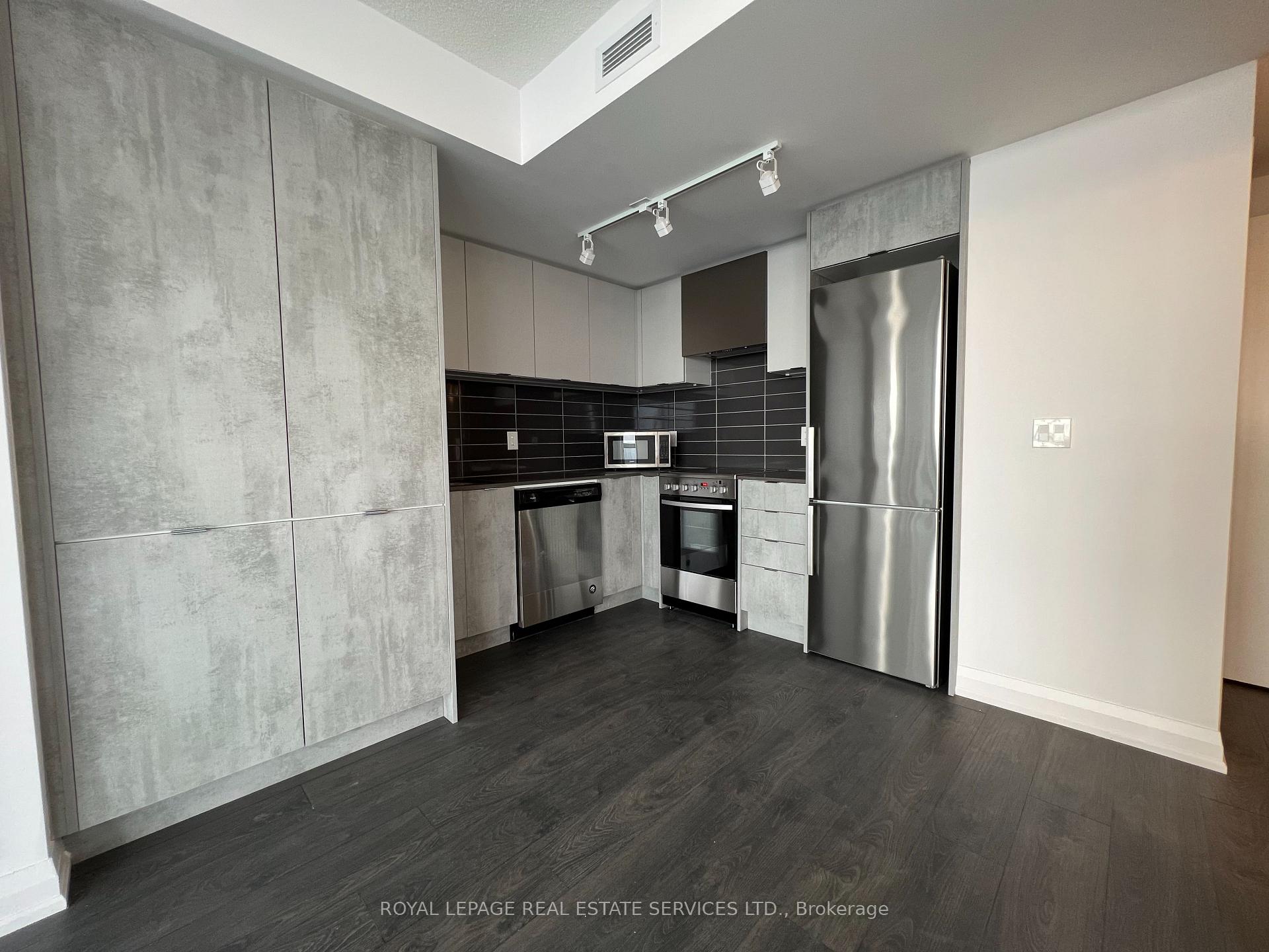 Photo 4 of Unit 2908, 30 Gibbs Road, Etobicoke, Islington-City Centre West — HOMEH