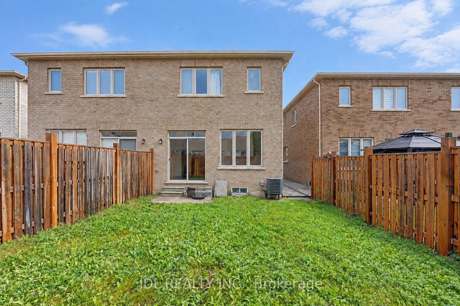Photo 7 of 54 Mohandas Drive, Markham, Cedarwood — HOMEH