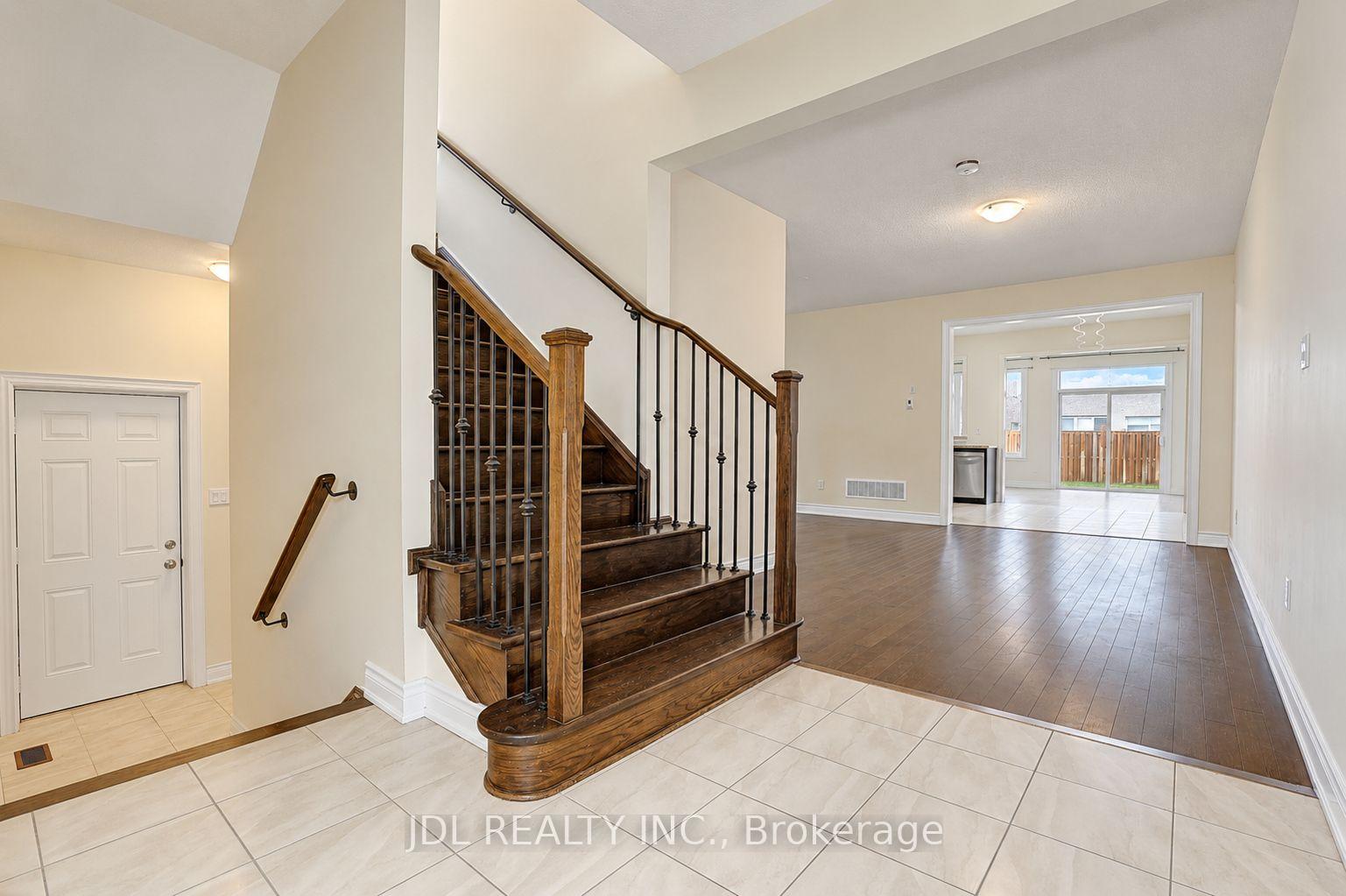Photo 11 of 54 Mohandas Drive, Markham, Cedarwood — HOMEH