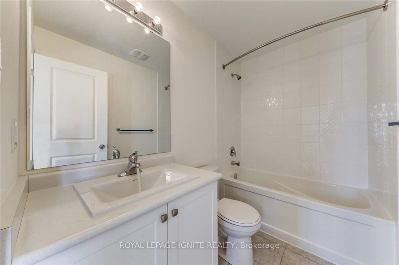 Photo 15 of 46 King George Way, Clarington, Bowmanville — HOMEH