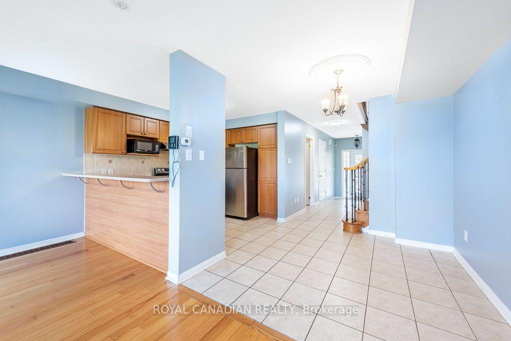 Photo 10 of 22 Bay Breeze Drive, Brampton, Sandringham-Wellington — HOMEH