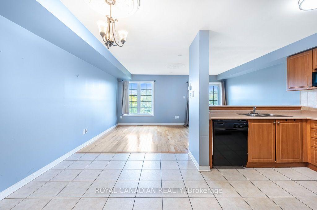 Photo 12 of 22 Bay Breeze Drive, Brampton, Sandringham-Wellington — HOMEH