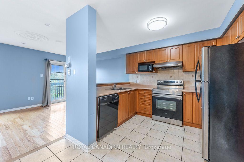 Photo 13 of 22 Bay Breeze Drive, Brampton, Sandringham-Wellington — HOMEH