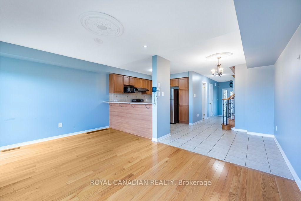 Photo 17 of 22 Bay Breeze Drive, Brampton, Sandringham-Wellington — HOMEH