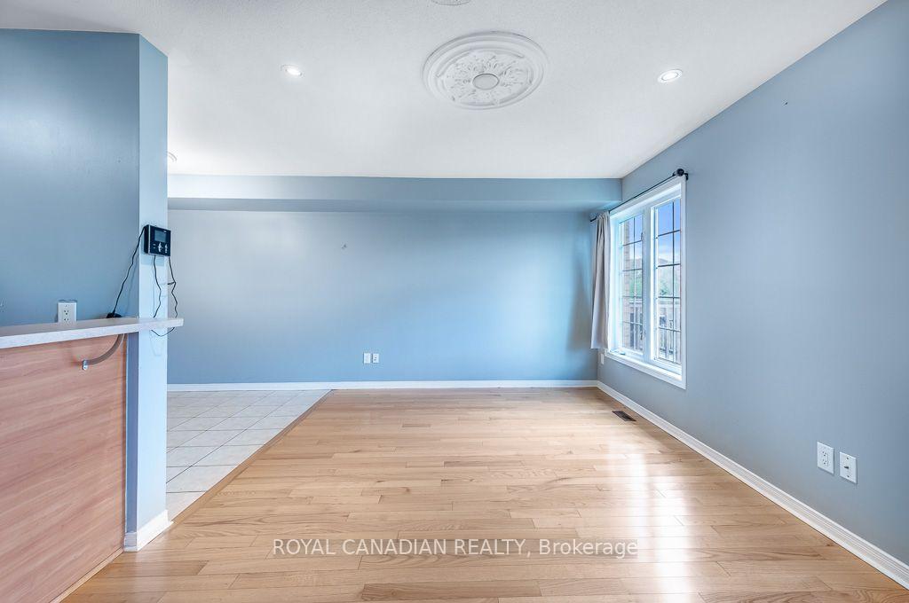 Photo 18 of 22 Bay Breeze Drive, Brampton, Sandringham-Wellington — HOMEH