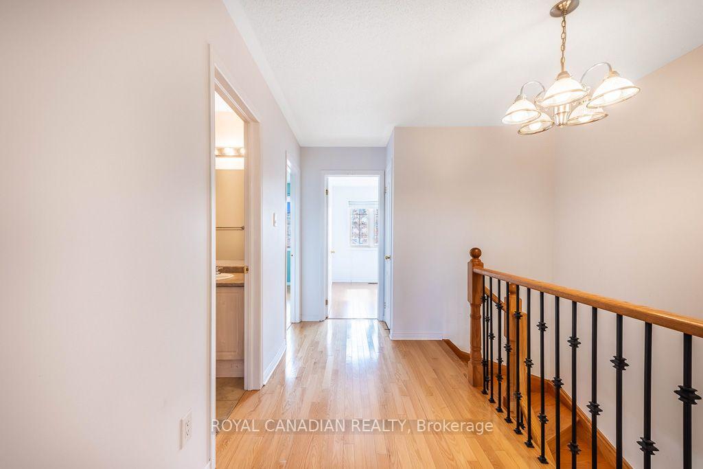 Photo 20 of 22 Bay Breeze Drive, Brampton, Sandringham-Wellington — HOMEH