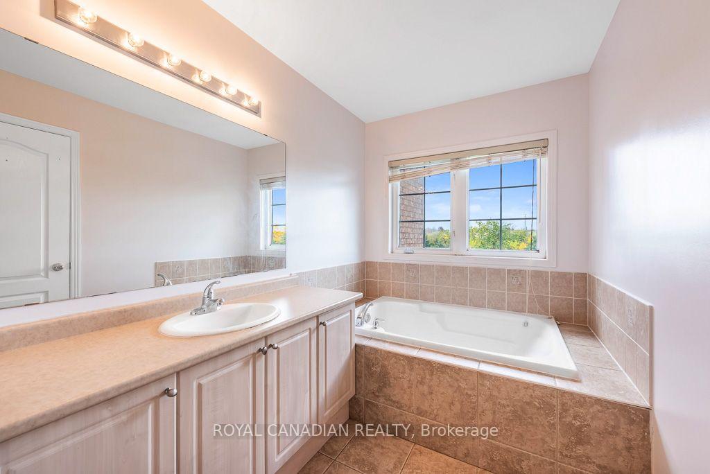Photo 33 of 22 Bay Breeze Drive, Brampton, Sandringham-Wellington — HOMEH