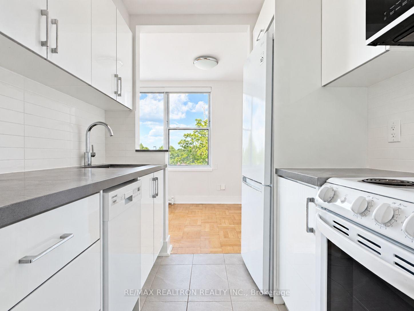 Photo 4 of Unit 508, 1545 Bathurst Street, Toronto, Forest Hill South — HOMEH