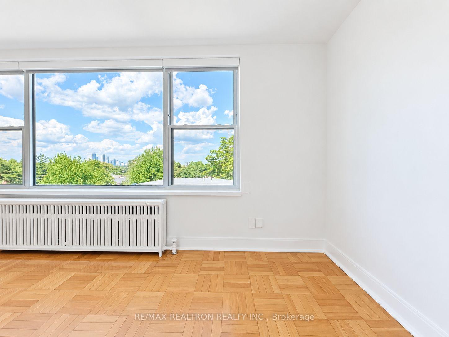 Photo 5 of Unit 508, 1545 Bathurst Street, Toronto, Forest Hill South — HOMEH