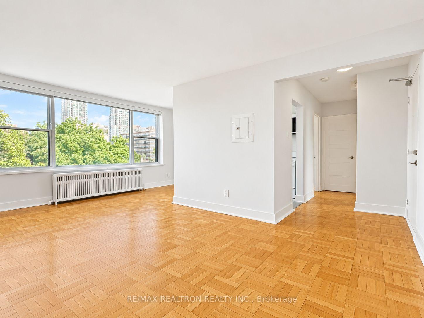 Photo 6 of Unit 508, 1545 Bathurst Street, Toronto, Forest Hill South — HOMEH