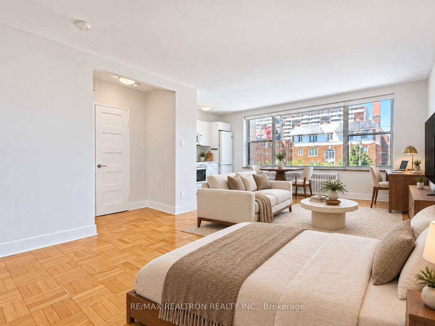 Photo of Unit 304, 1545 Bathurst Street
