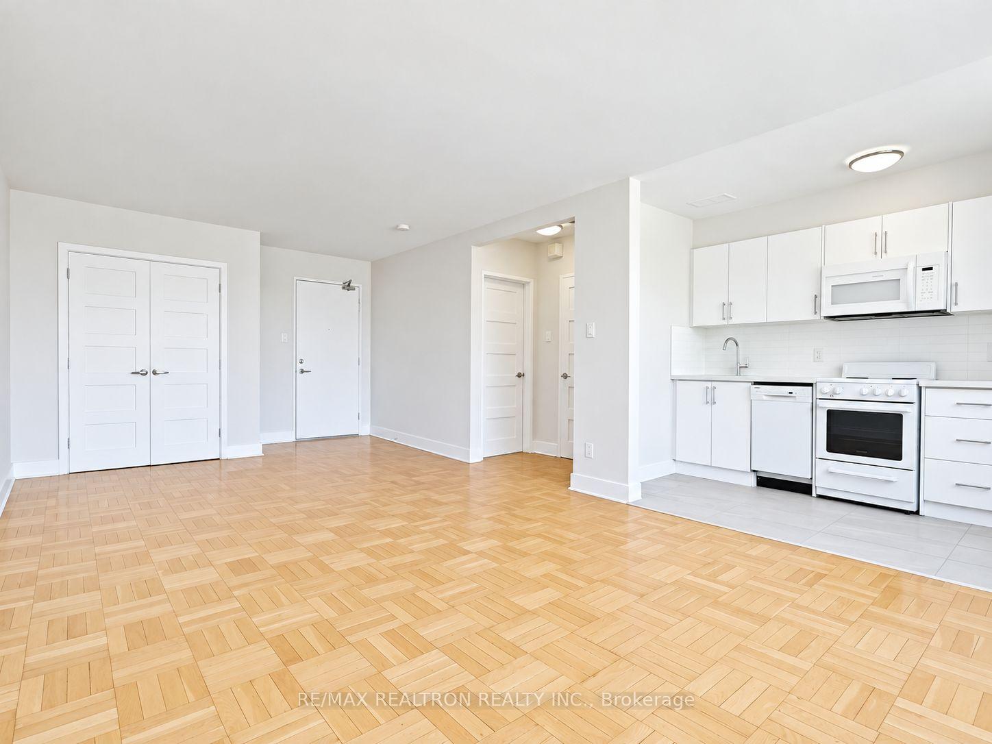 Photo 2 of Unit 304, 1545 Bathurst Street, Toronto, Forest Hill South — HOMEH