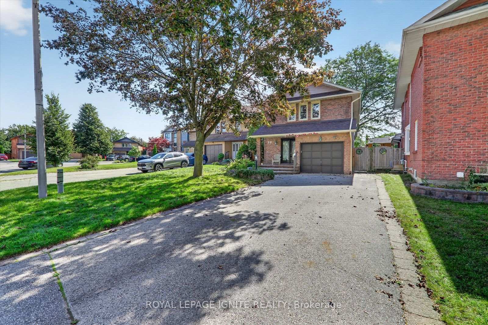 Photo 2 of 39 Longfellow Court, Whitby, Pringle Creek — HOMEH