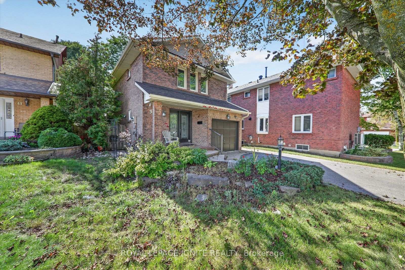 Photo 3 of 39 Longfellow Court, Whitby, Pringle Creek — HOMEH