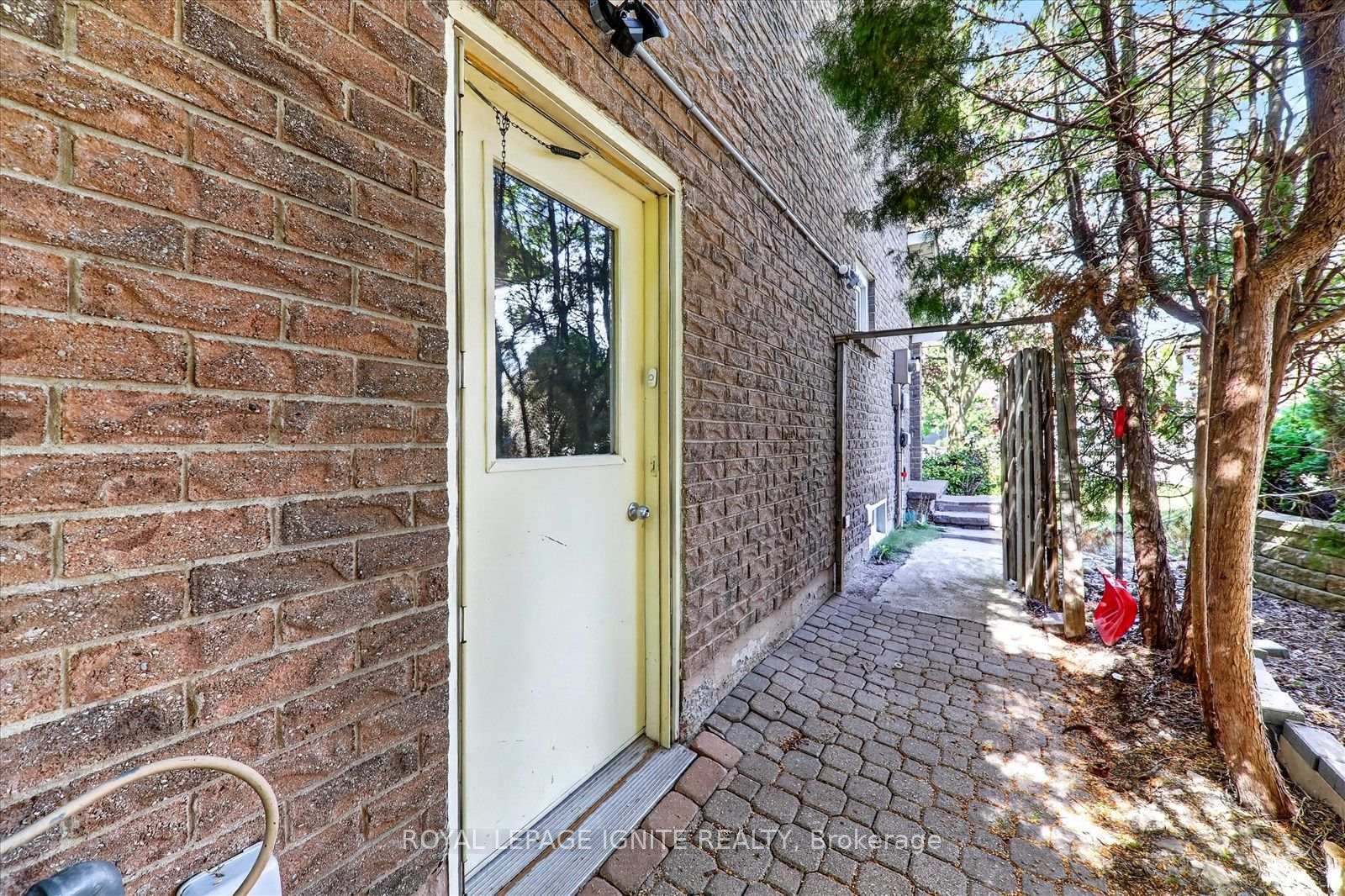 Photo 5 of 39 Longfellow Court, Whitby, Pringle Creek — HOMEH