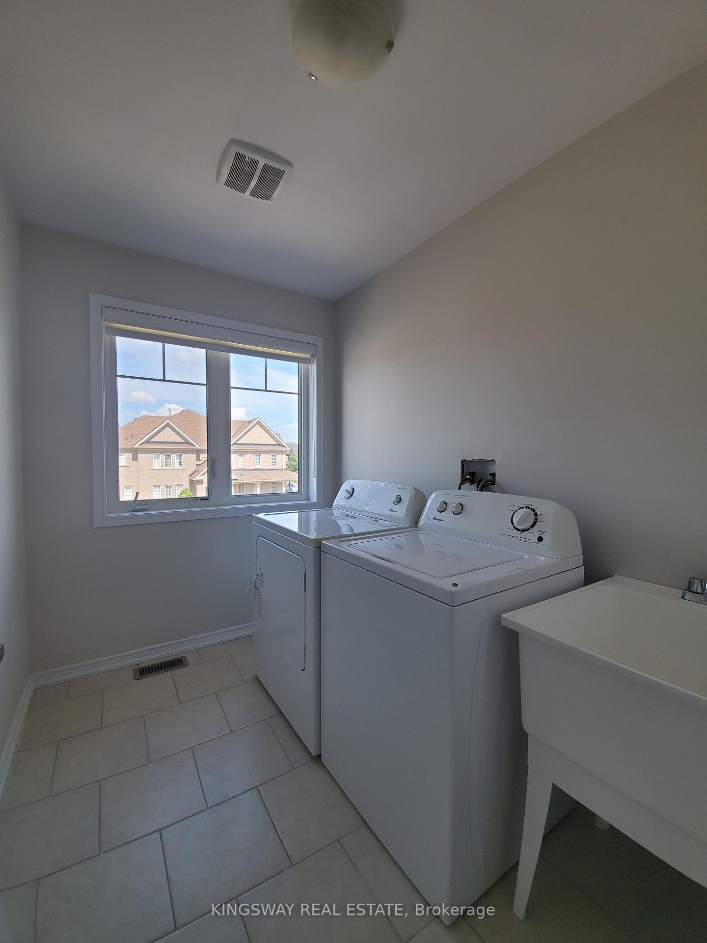 Photo 13 of 593 Remembrance Road, Brampton, Northwest Brampton — HOMEH