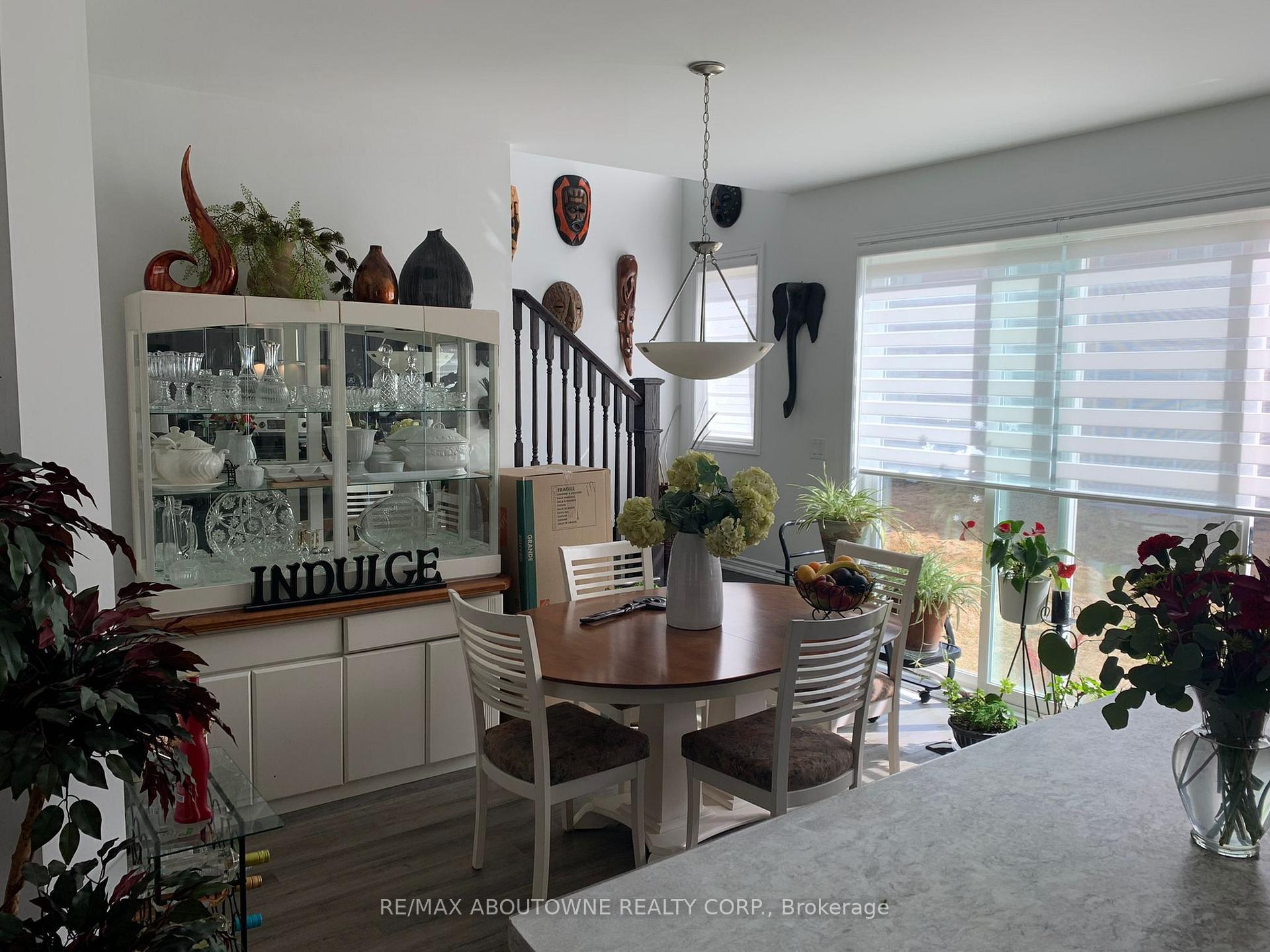 Photo 6 of 828 Aspen Terrace, Milton, Cobban — HOMEH