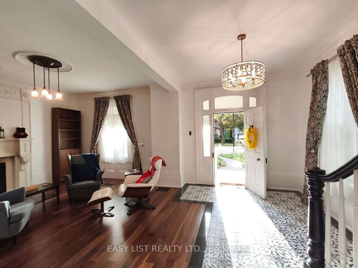 Photo 4 of 133 Main Street, Markham, Unionville — HOMEH