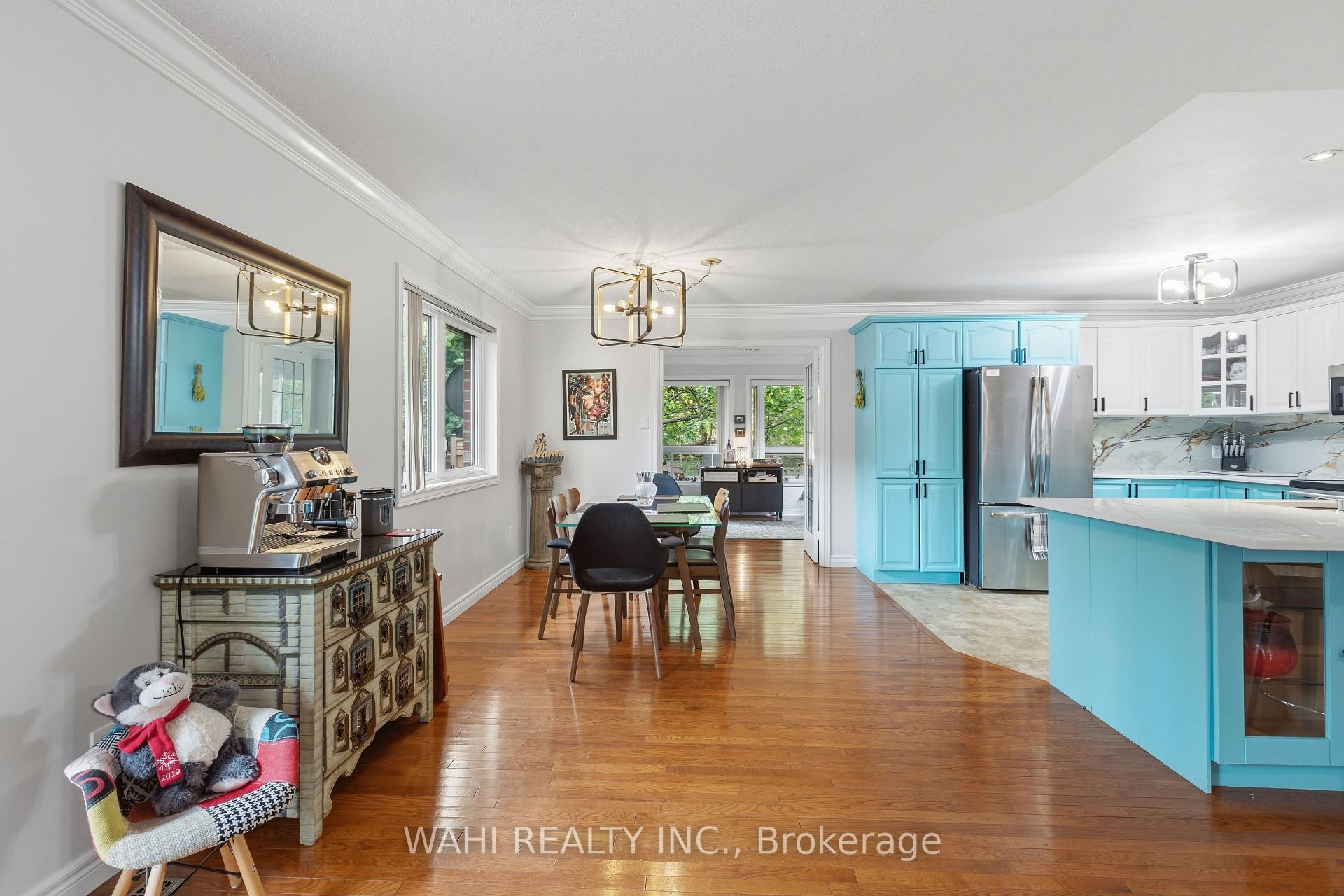 Photo 6 of 982 Glen View Avenue, Burlington, LaSalle — HOMEH