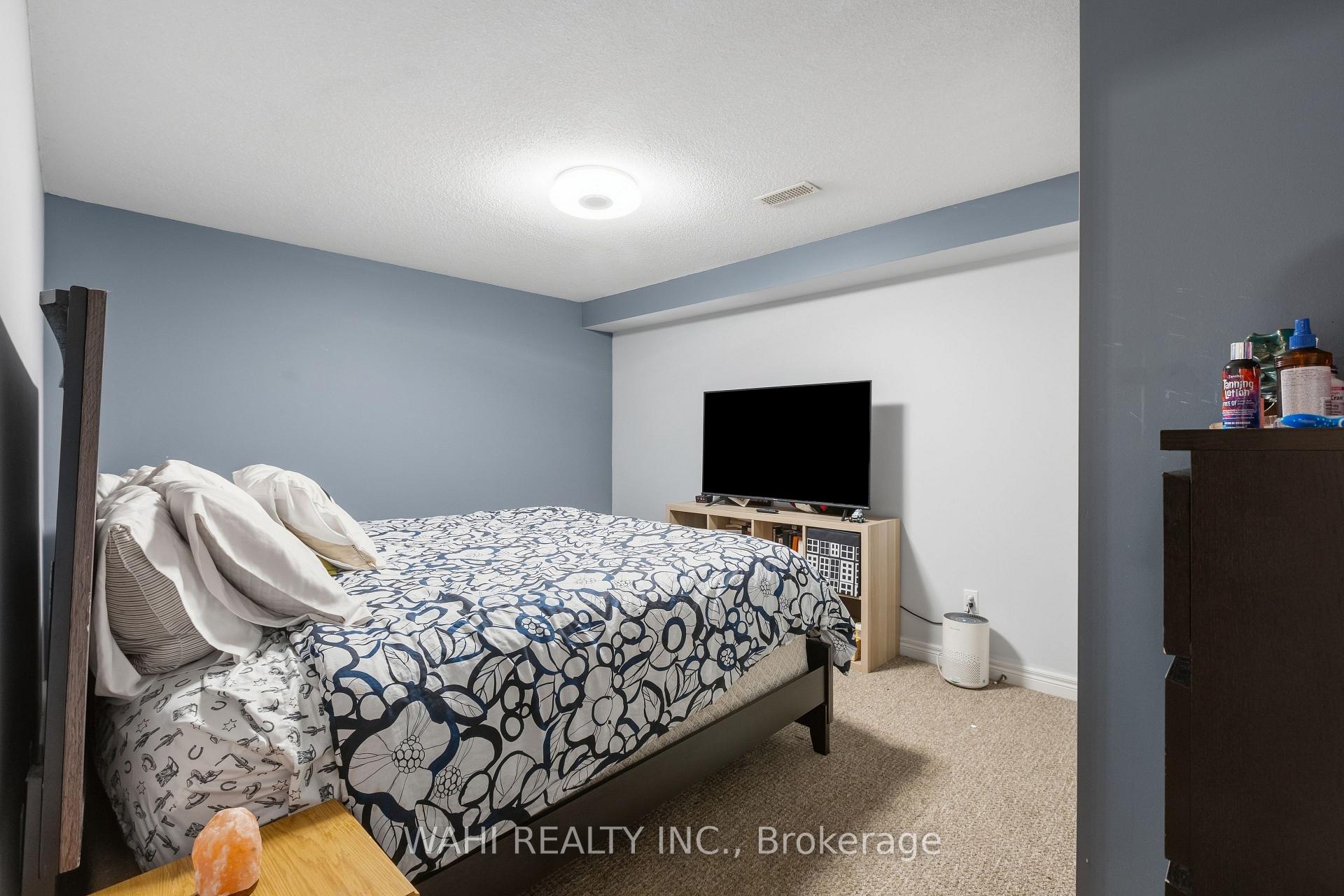 Photo 21 of 982 Glen View Avenue, Burlington, LaSalle — HOMEH