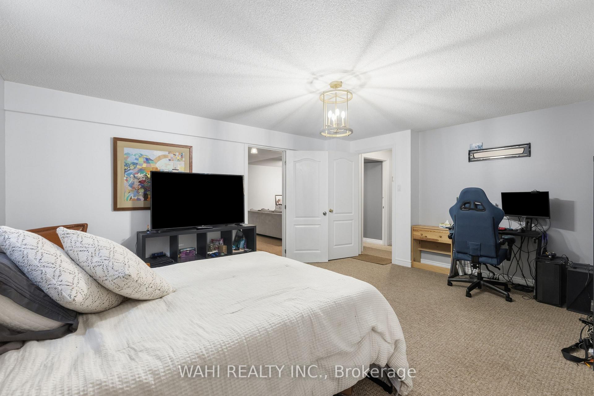 Photo 23 of 982 Glen View Avenue, Burlington, LaSalle — HOMEH