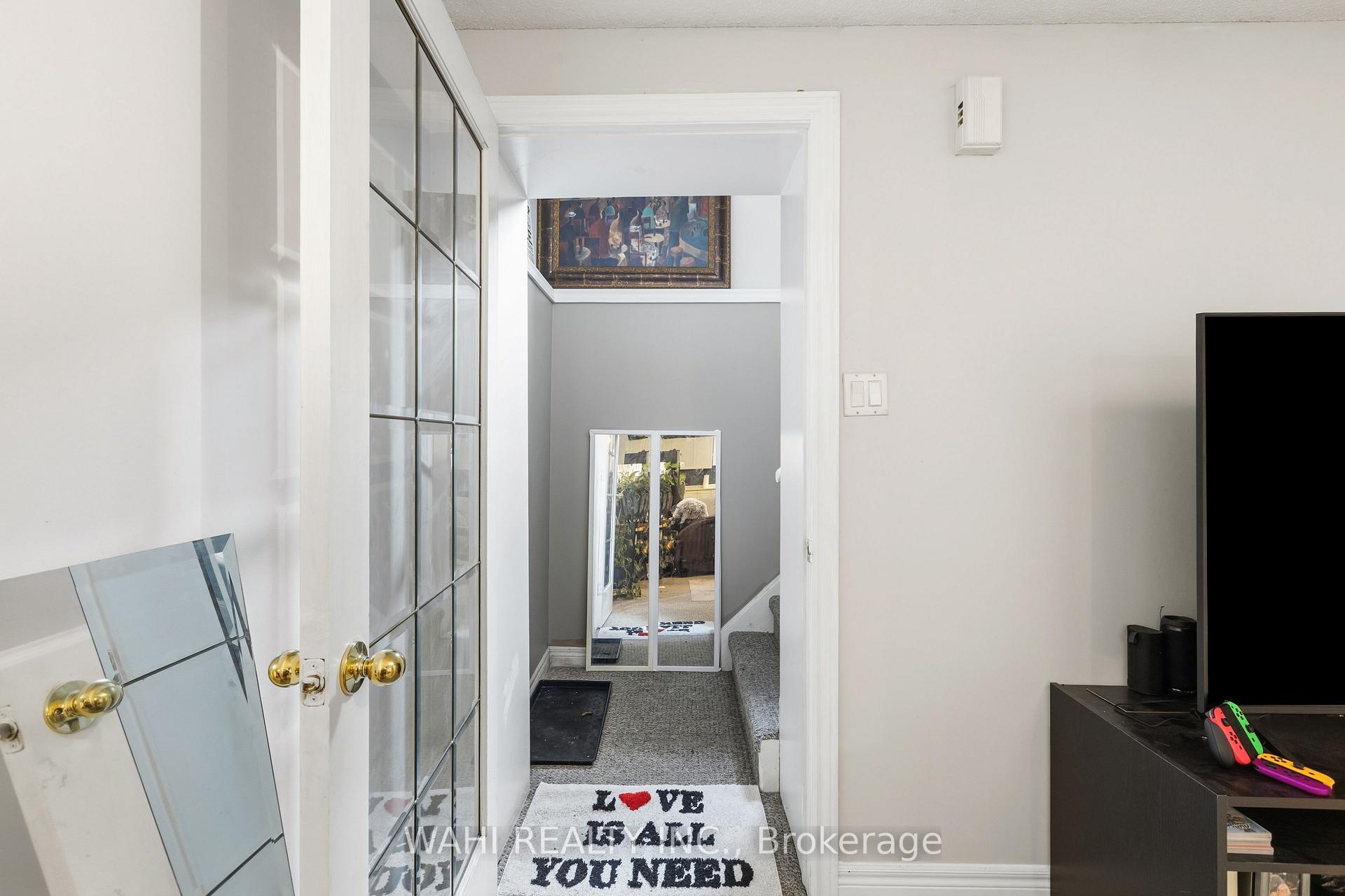Photo 25 of 982 Glen View Avenue, Burlington, LaSalle — HOMEH