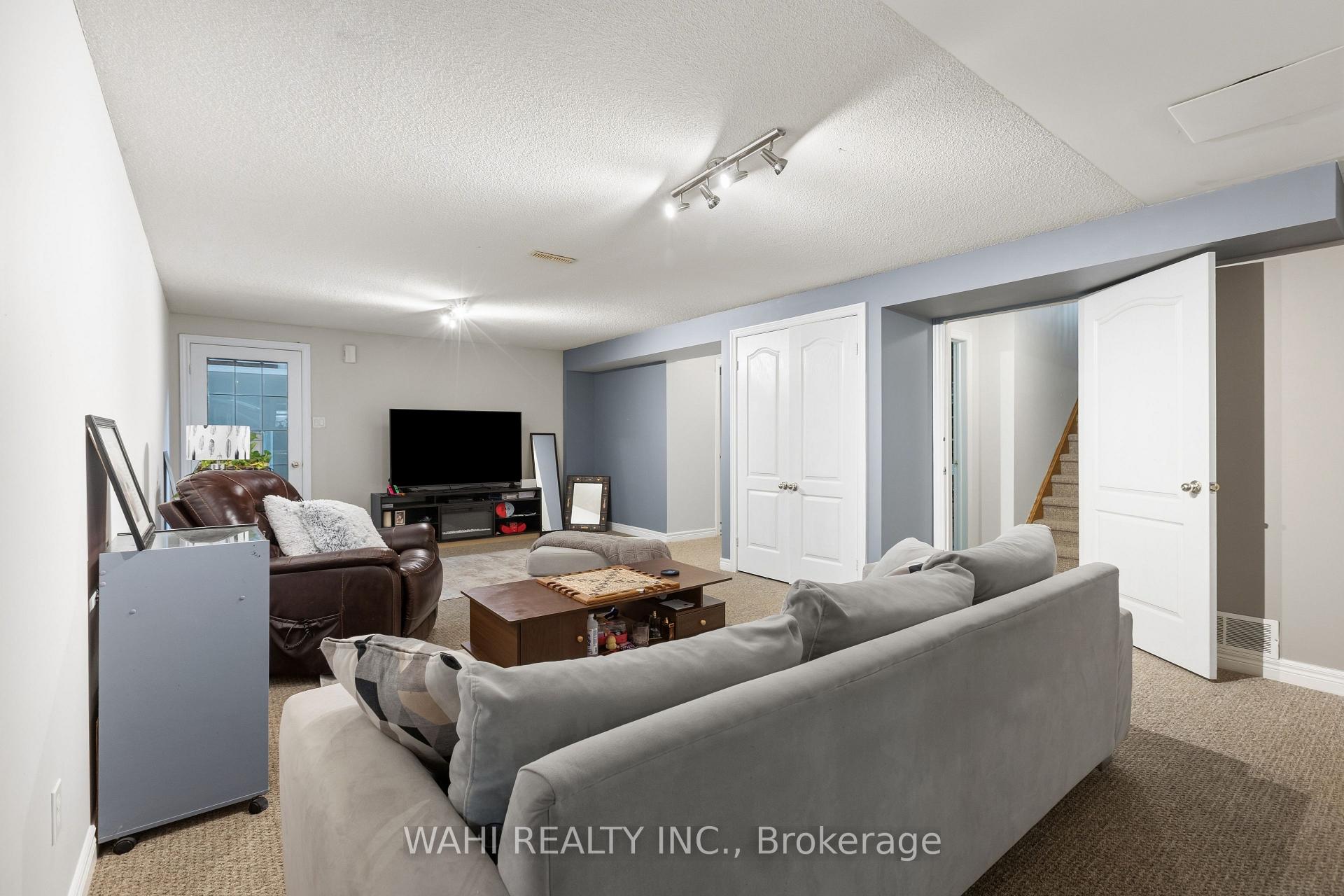 Photo 28 of 982 Glen View Avenue, Burlington, LaSalle — HOMEH