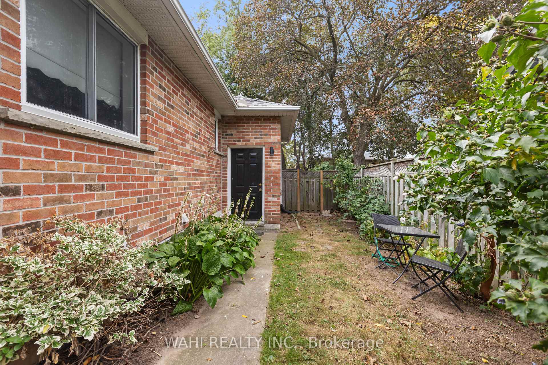 Photo 32 of 982 Glen View Avenue, Burlington, LaSalle — HOMEH