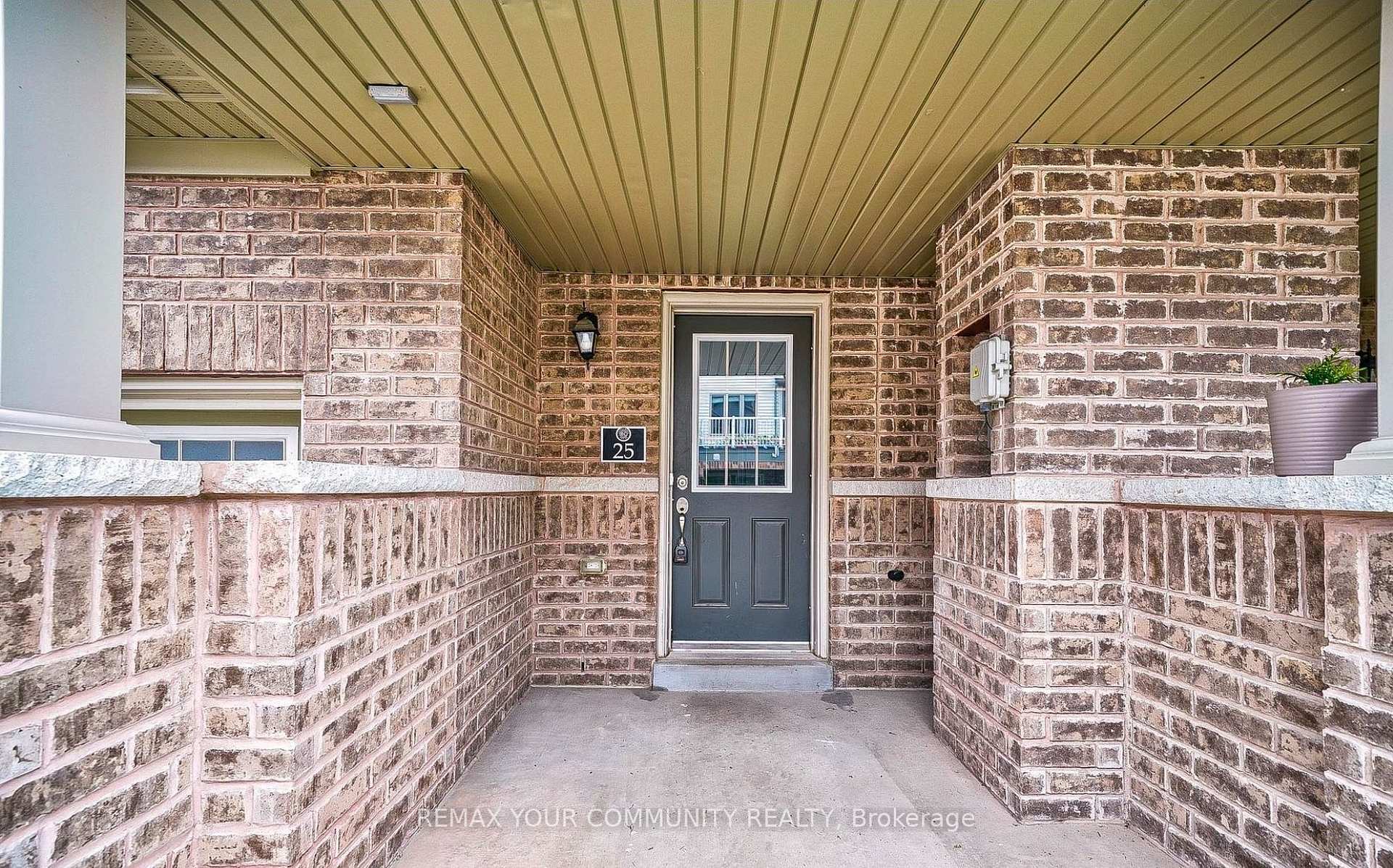 Photo 2 of Unit 25, 470 Linden Drive, Cambridge, Preston Heights — HOMEH