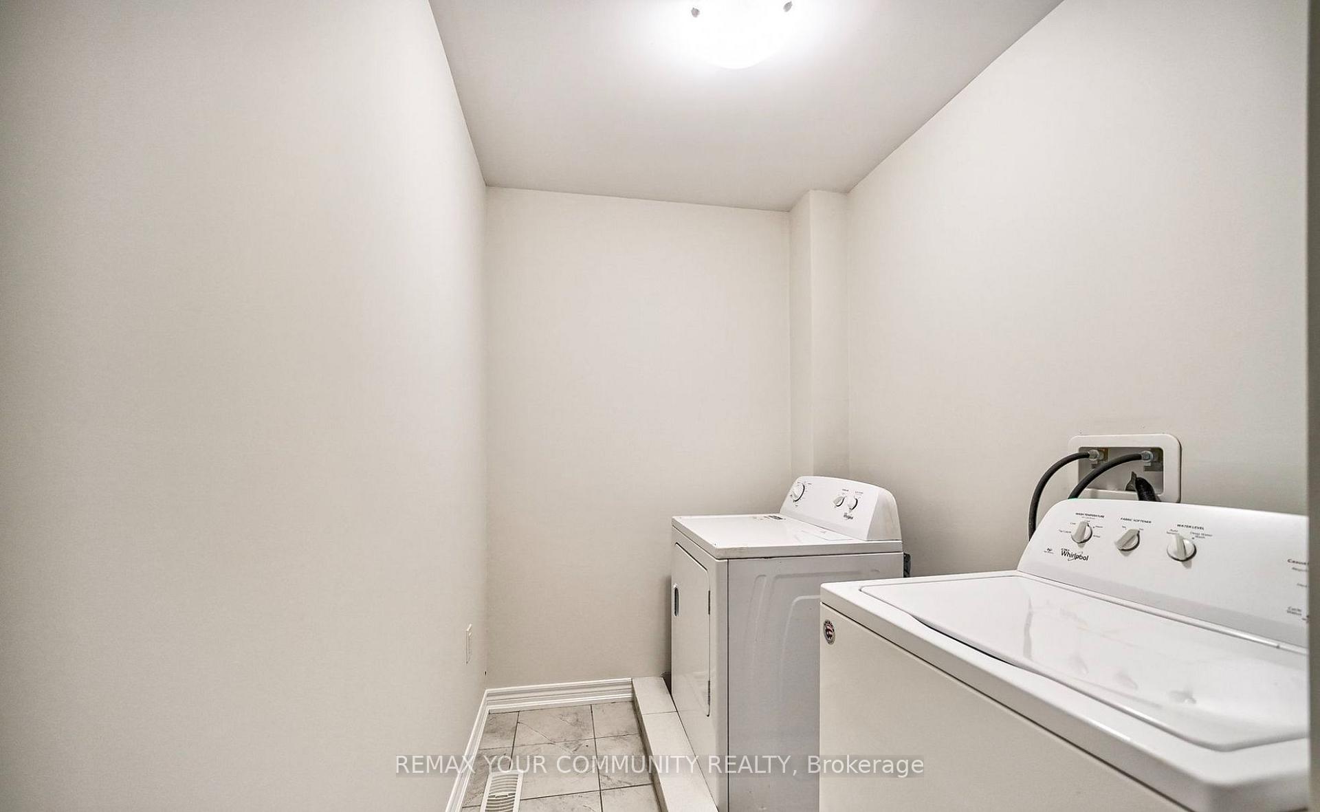 Photo 11 of Unit 25, 470 Linden Drive, Cambridge, Preston Heights — HOMEH