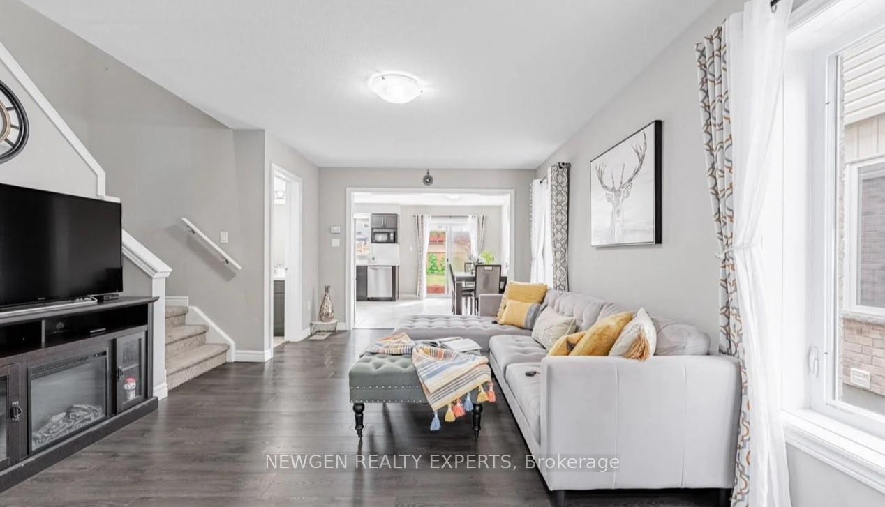 Photo 6 of 111 John Brabson Crescent, Guelph, Kortright East — HOMEH