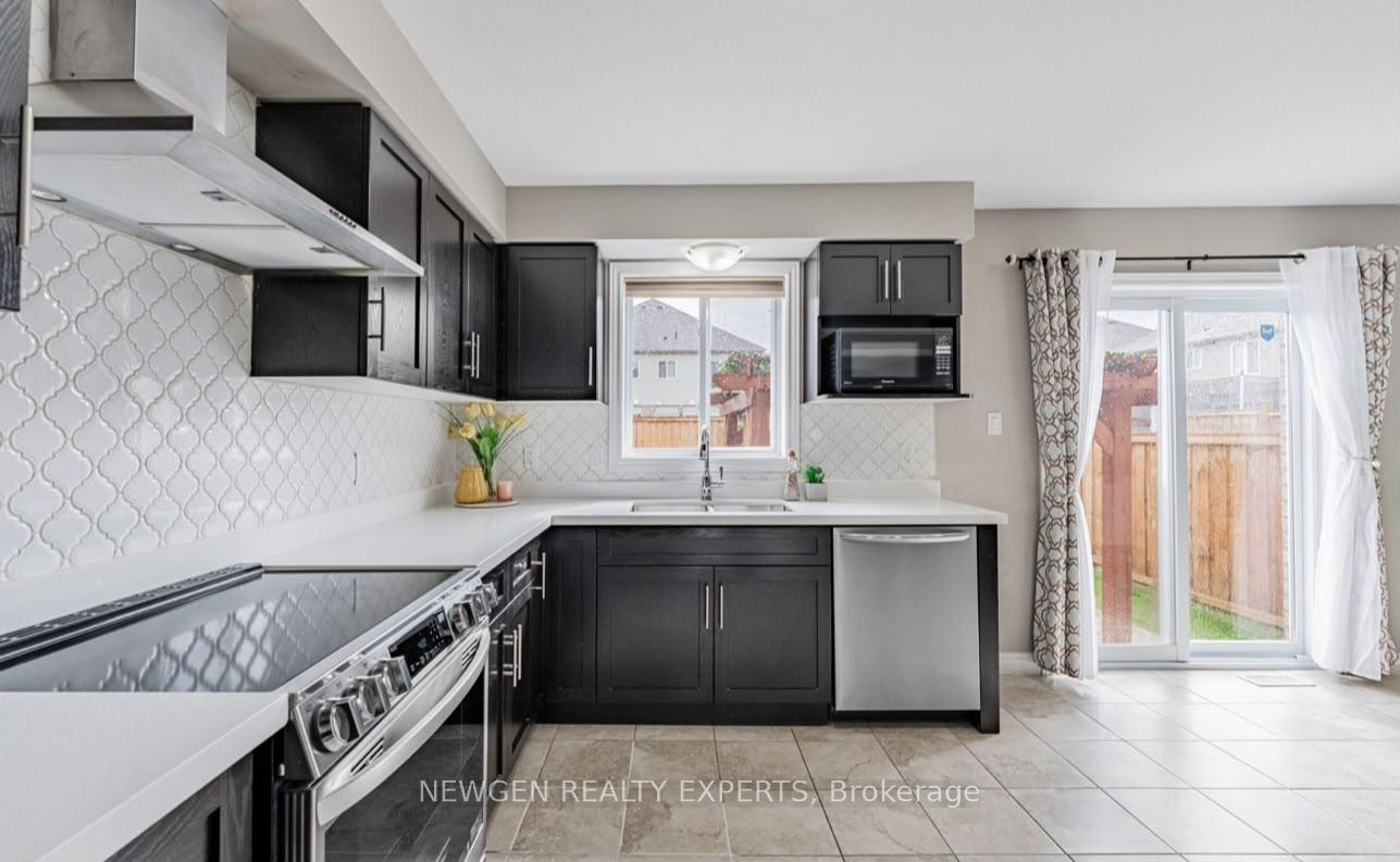 Photo 17 of 111 John Brabson Crescent, Guelph, Kortright East — HOMEH