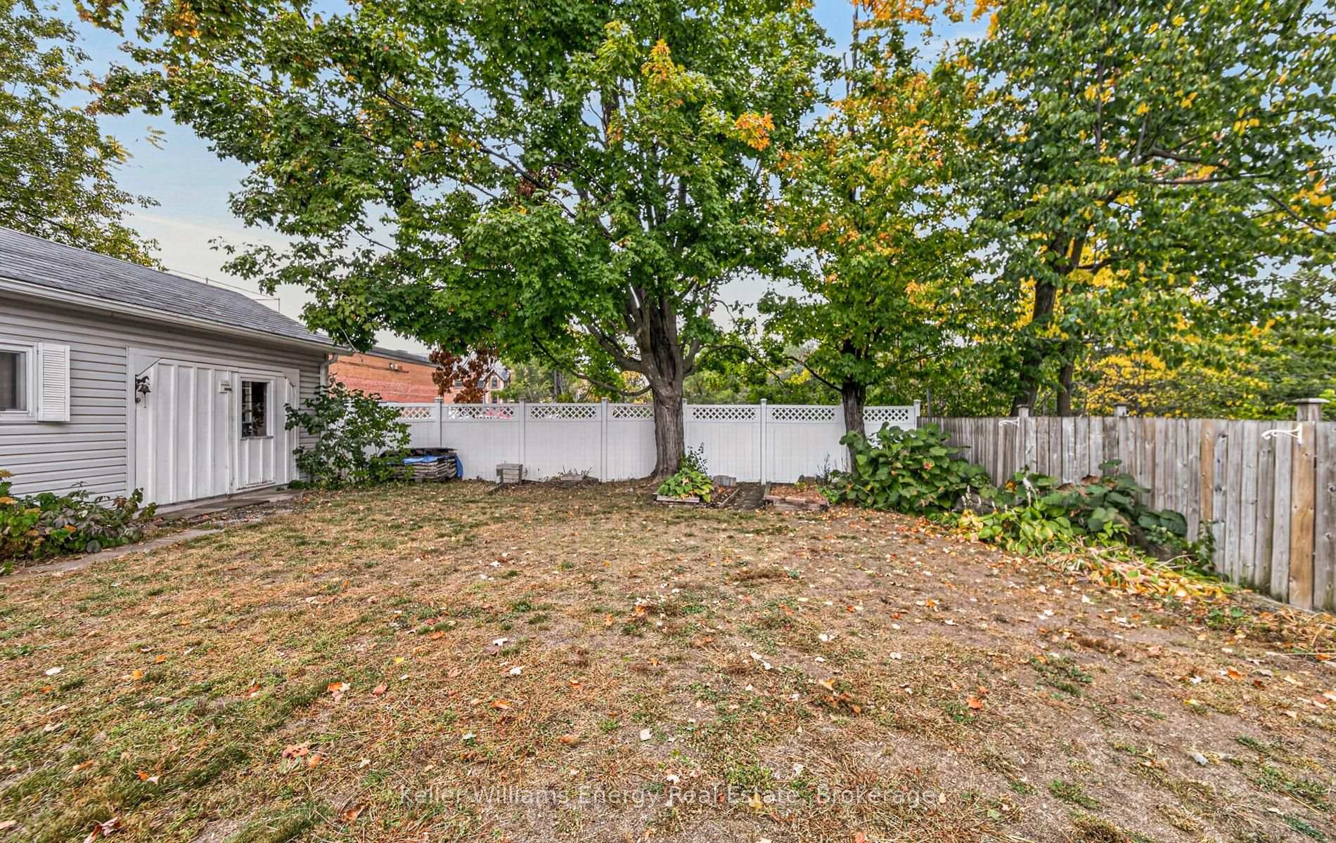 Photo 37 of 74 William Street, Kawartha Lakes, Bobcaygeon — HOMEH