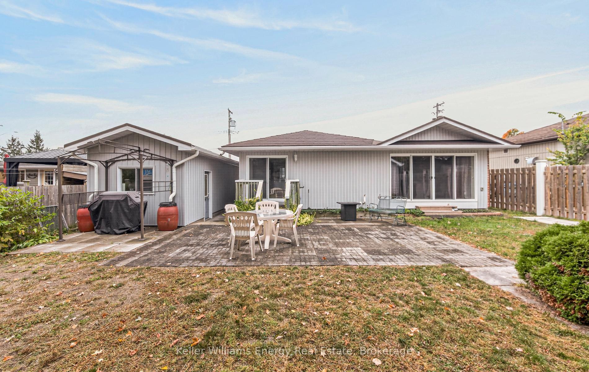 Photo 42 of 74 William Street, Kawartha Lakes, Bobcaygeon — HOMEH