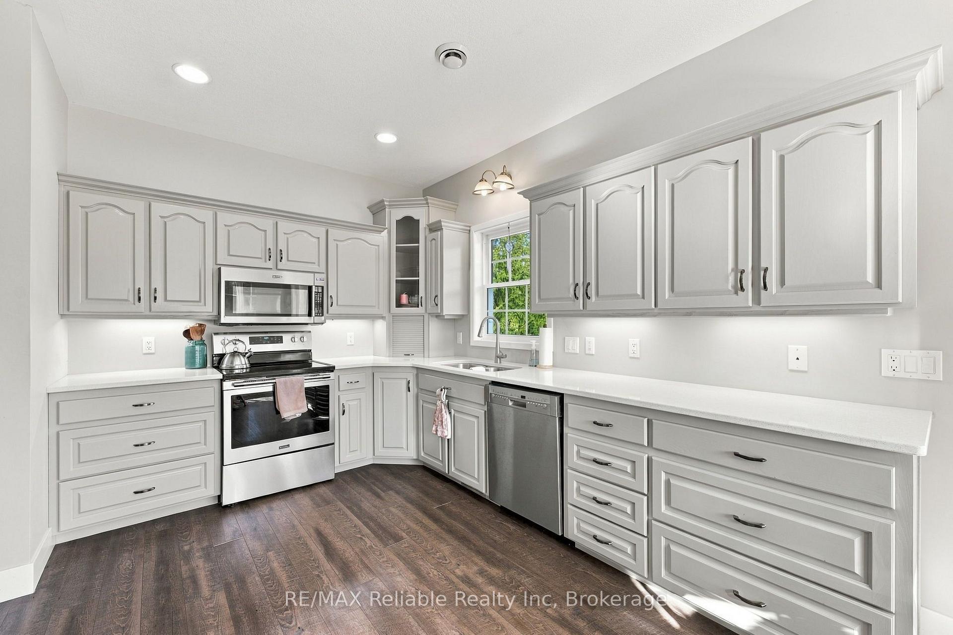 Photo 5 of 201 Cowper Street, Central Huron, Clinton — HOMEH
