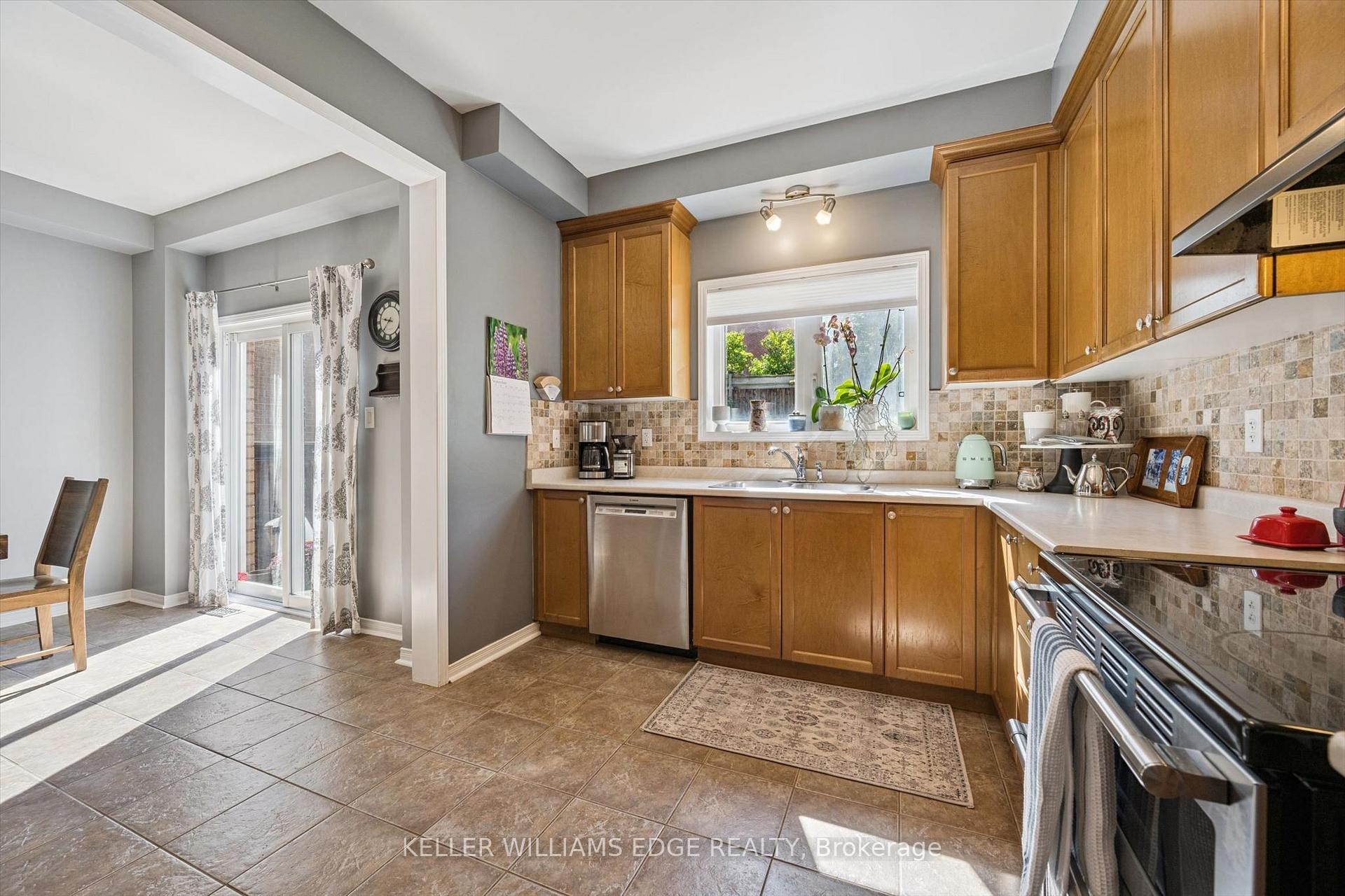 Photo 14 of 97 Meadowlark Drive N, Halton Hills, Georgetown — HOMEH