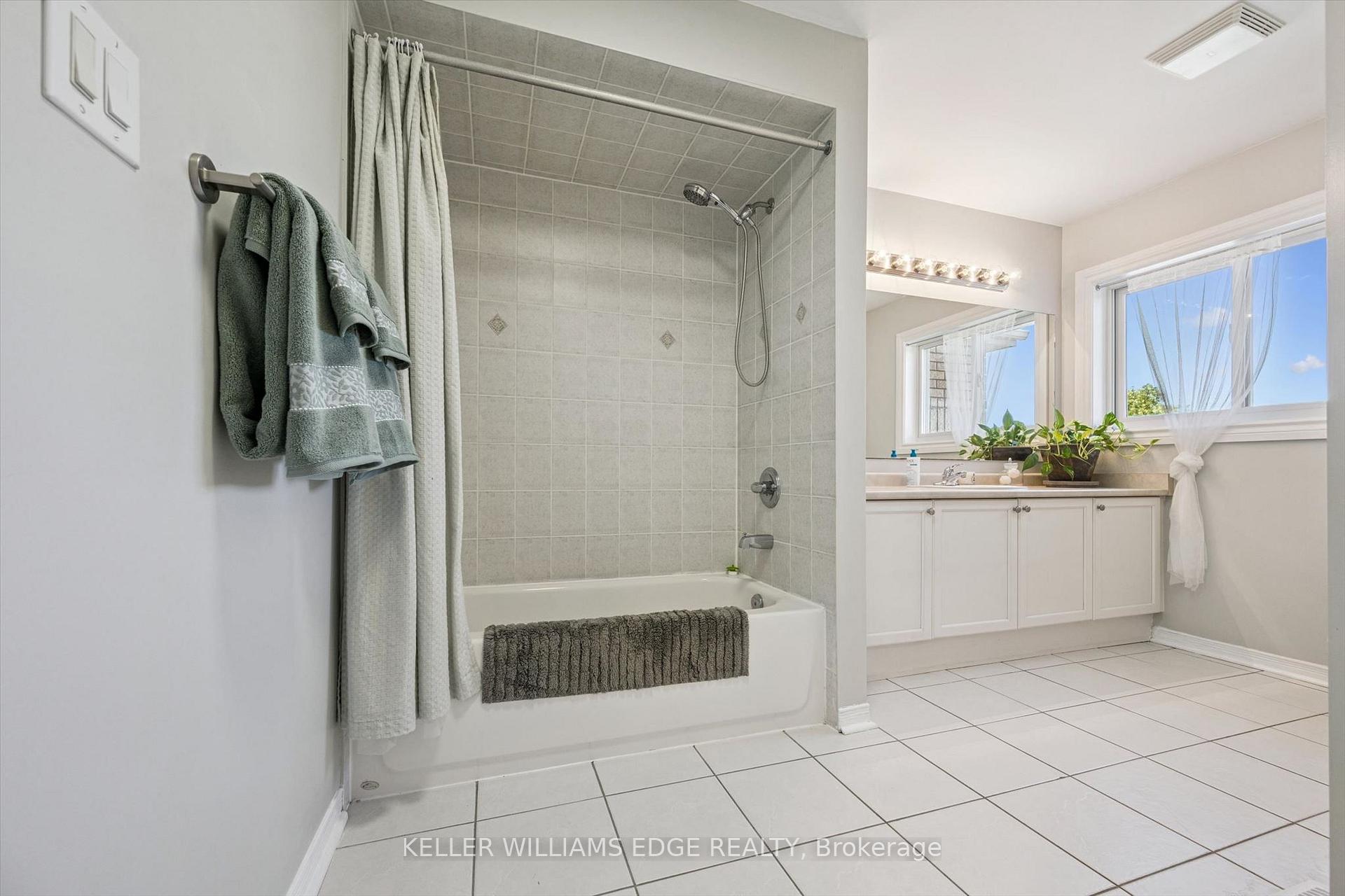Photo 32 of 97 Meadowlark Drive N, Halton Hills, Georgetown — HOMEH