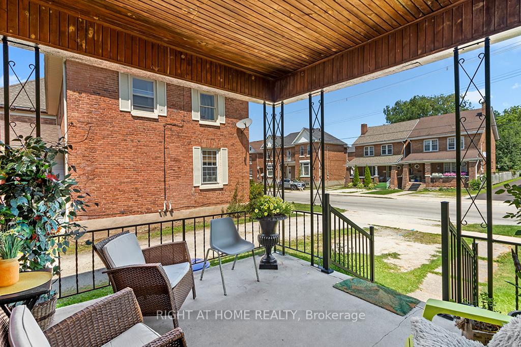 Photo 3 of Unit 1, 774 4th Avenue E, Owen Sound — HOMEH