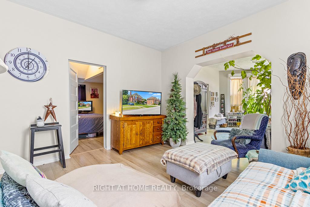 Photo 9 of Unit 1, 774 4th Avenue E, Owen Sound — HOMEH