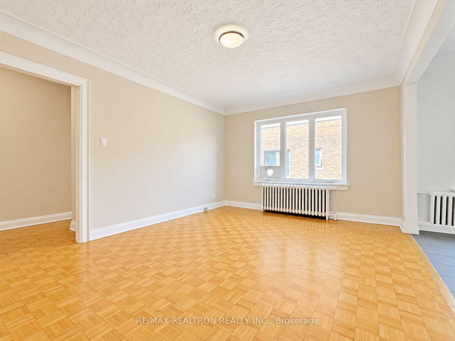 Photo 3 of Unit 606, 394 Avenue Road, Toronto, Casa Loma — HOMEH