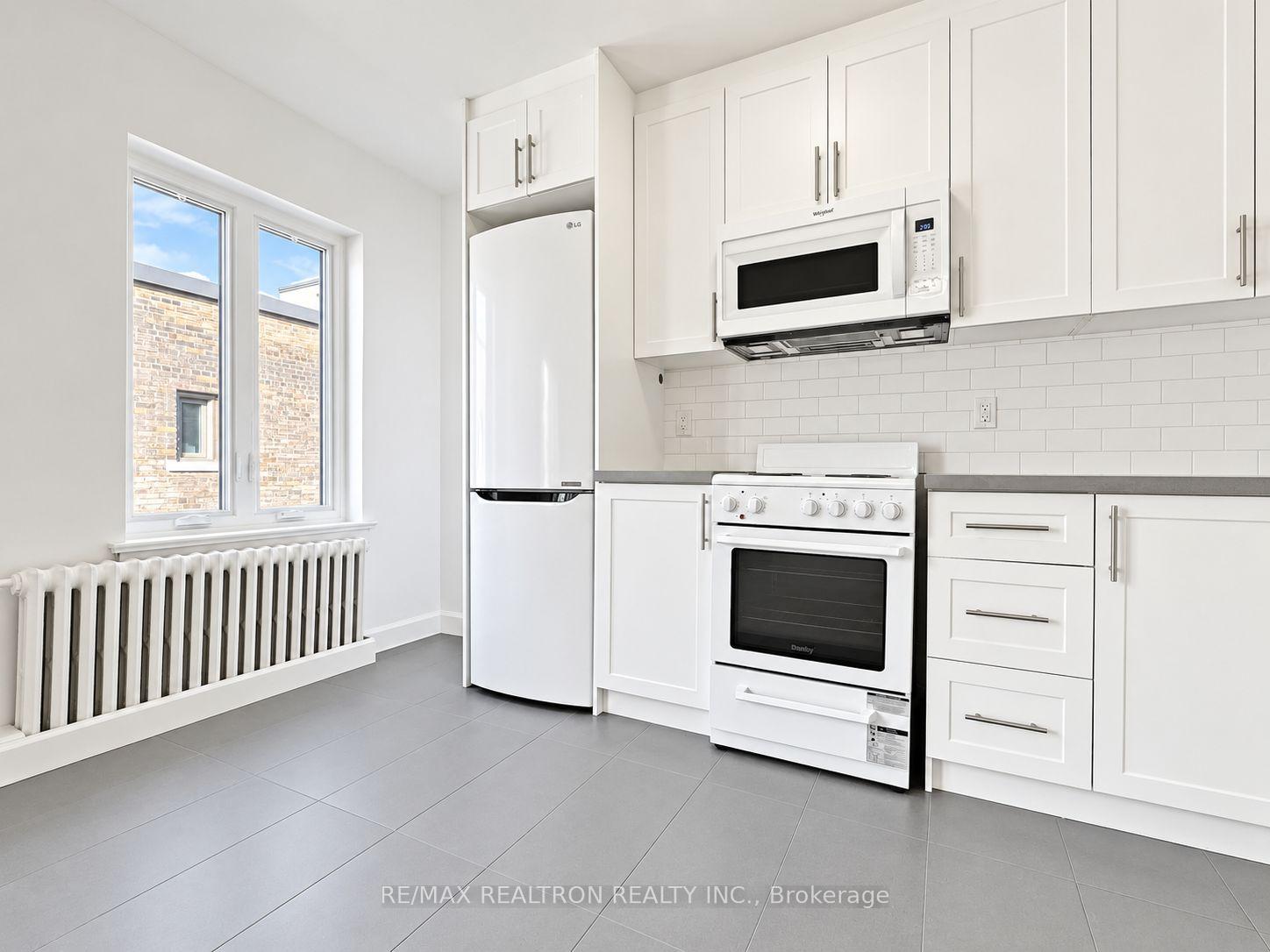 Photo 5 of Unit 606, 394 Avenue Road, Toronto, Casa Loma — HOMEH
