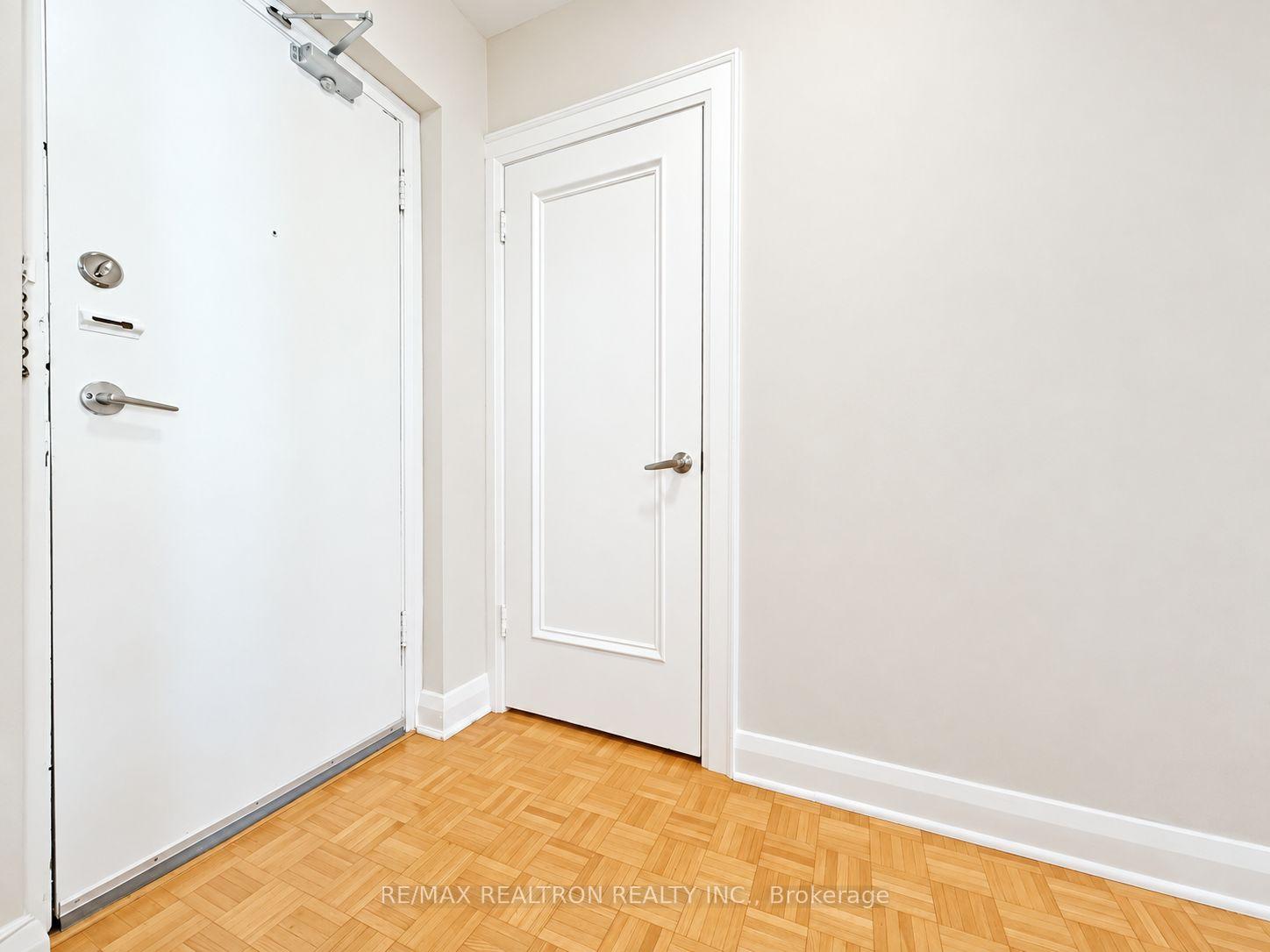 Photo 8 of Unit 606, 394 Avenue Road, Toronto, Casa Loma — HOMEH
