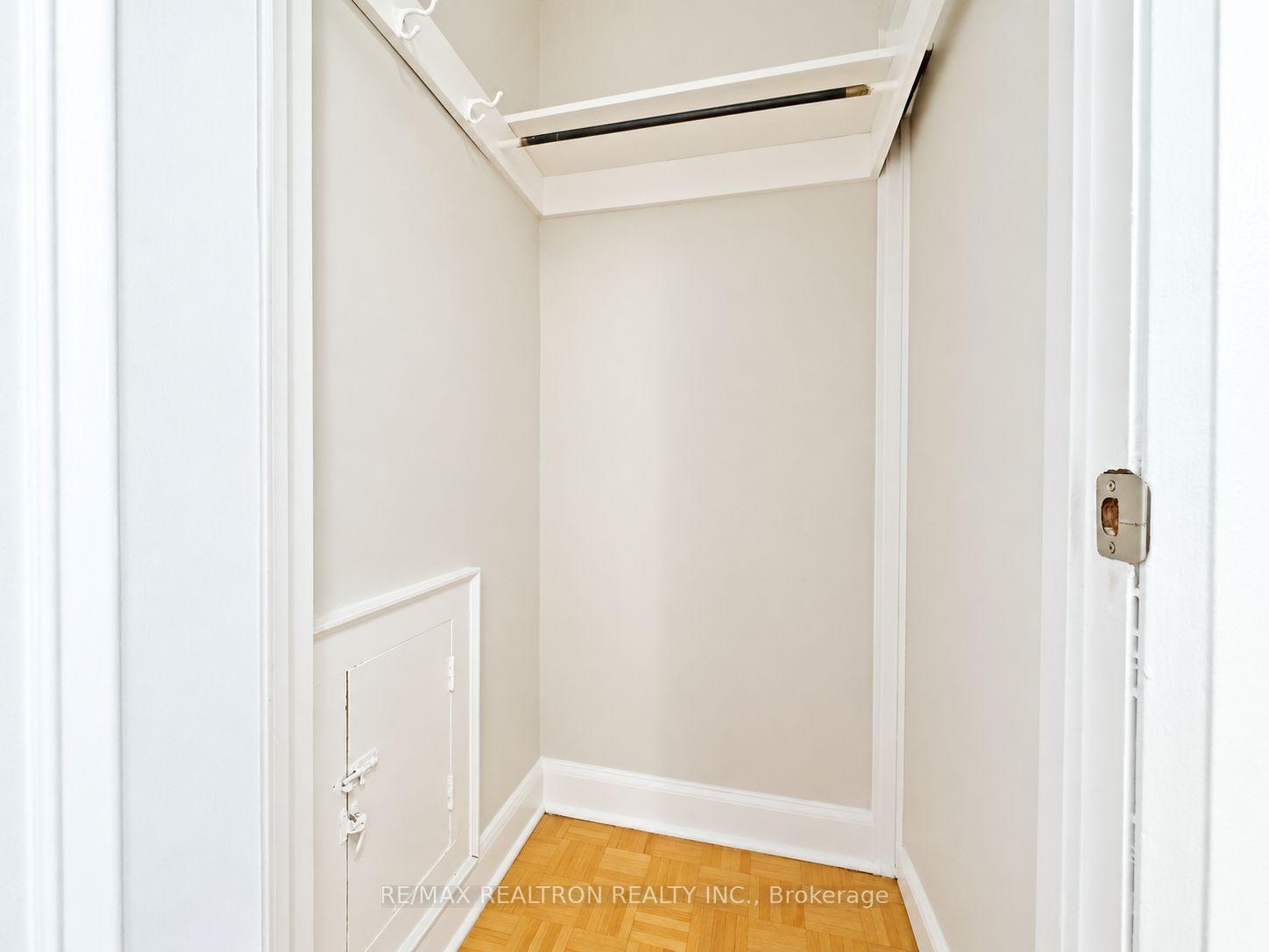 Photo 9 of Unit 606, 394 Avenue Road, Toronto, Casa Loma — HOMEH