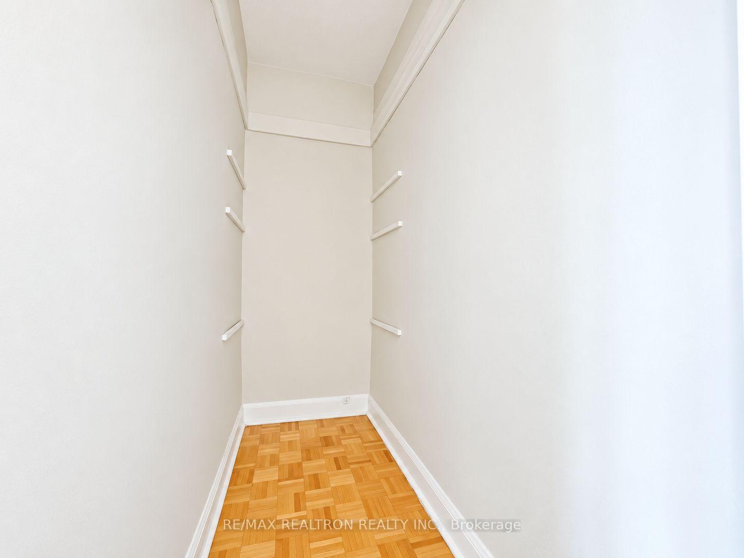 Photo 10 of Unit 606, 394 Avenue Road, Toronto, Casa Loma — HOMEH