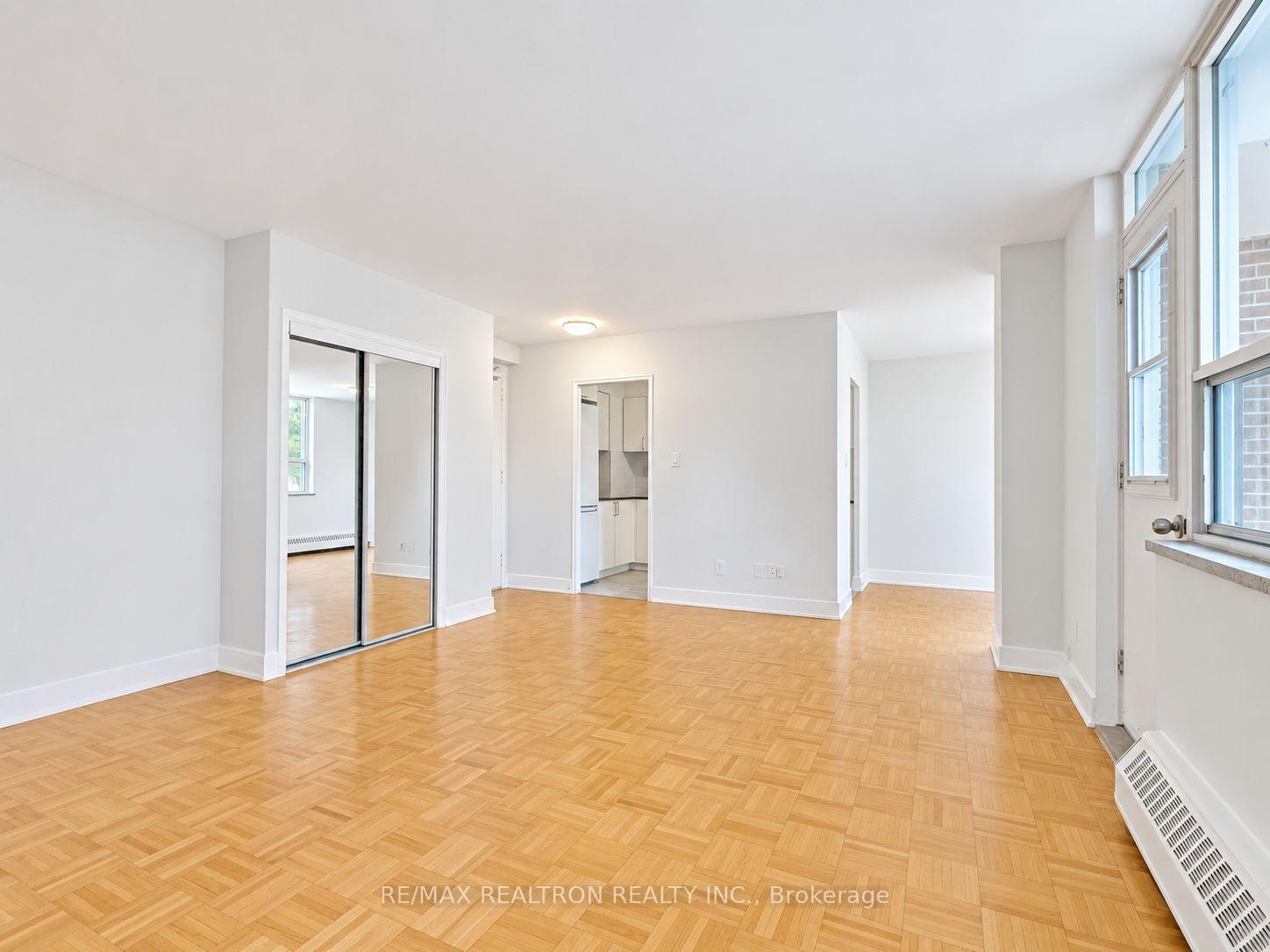 Photo 2 of Unit 206, 490 Eglinton Avenue E, Toronto, Mount Pleasant East — HOMEH