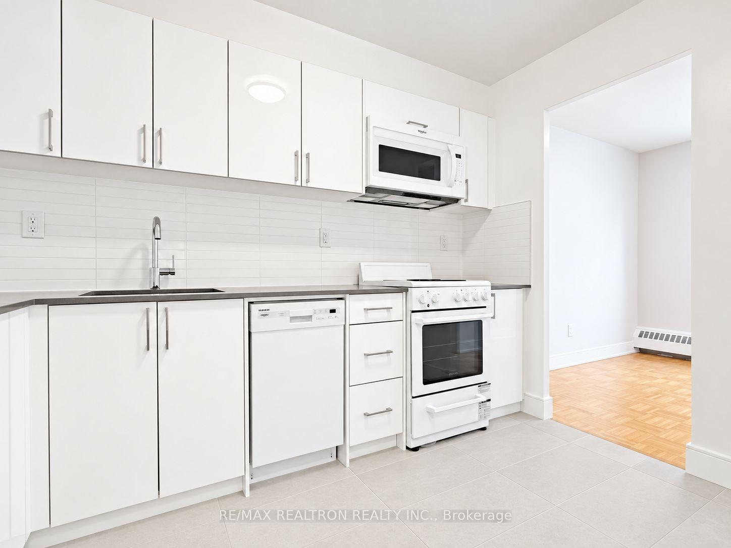 Photo 5 of Unit 206, 490 Eglinton Avenue E, Toronto, Mount Pleasant East — HOMEH