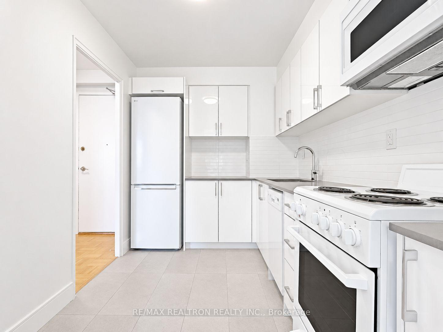 Photo 6 of Unit 206, 490 Eglinton Avenue E, Toronto, Mount Pleasant East — HOMEH