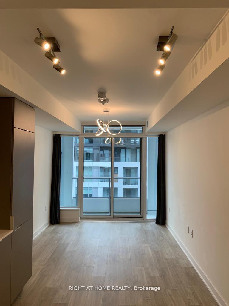 Photo 2 of Unit 1416W, 27 Bathurst Street, Toronto, Waterfront Communities — HOMEH