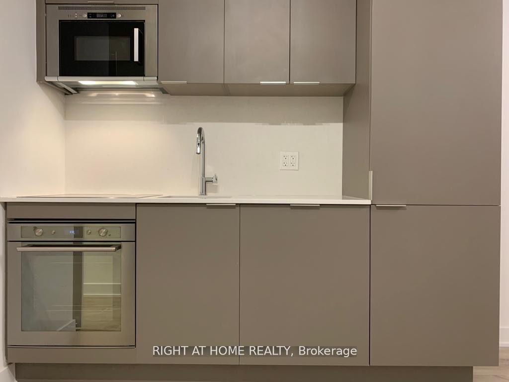 Photo 5 of Unit 1416W, 27 Bathurst Street, Toronto, Waterfront Communities — HOMEH